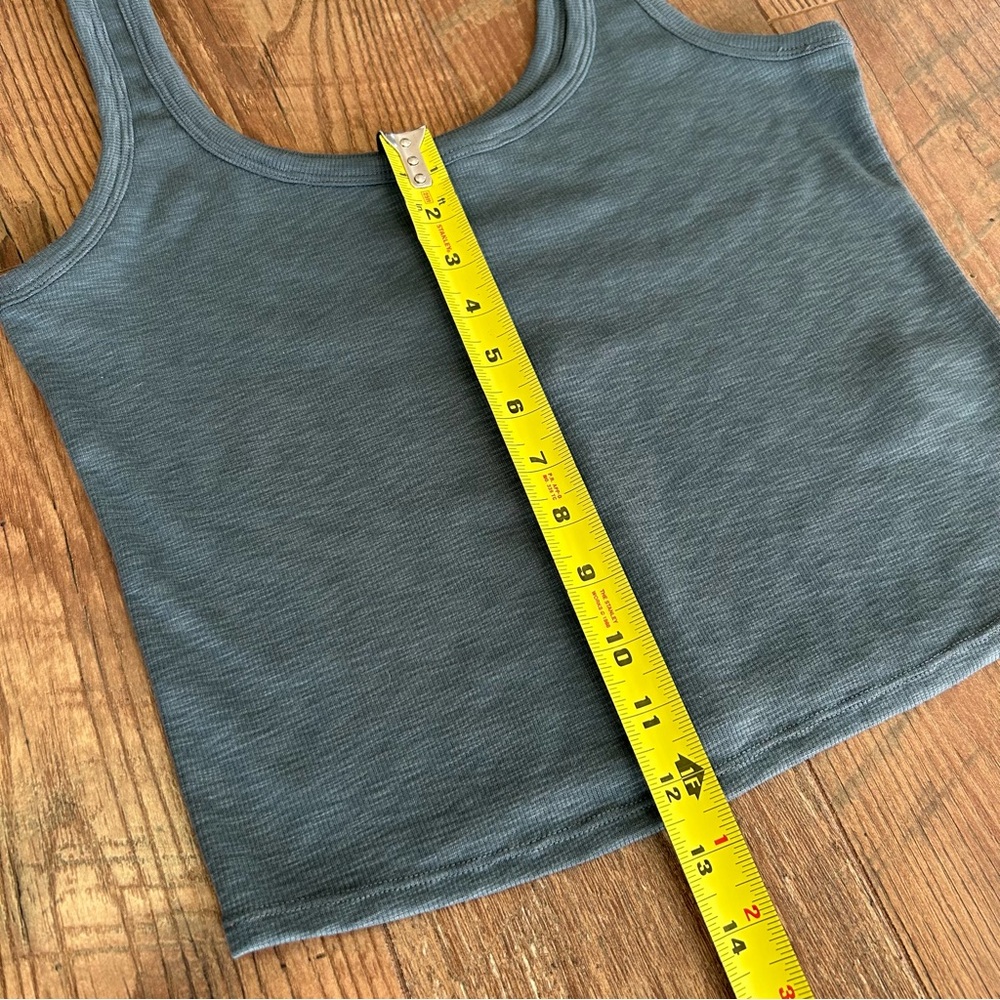 Vuori Sun Rise Crop Tank Top Medium - Picture 3 of 8